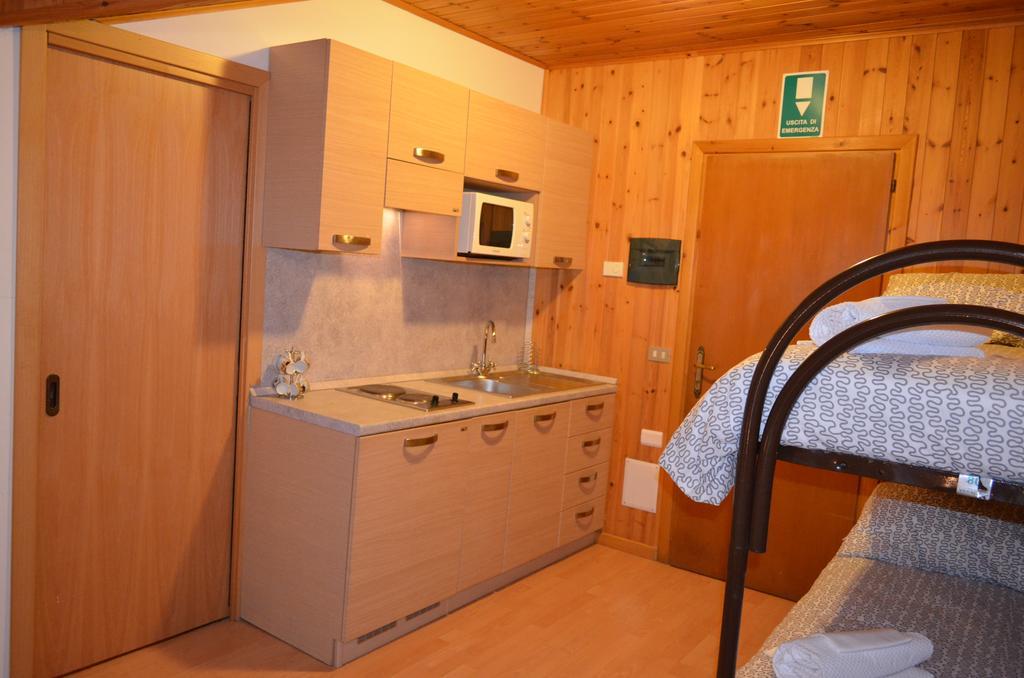 Aparthotel Campodolcino Camping Pokoj fotografie