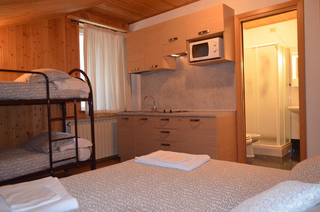 Aparthotel Campodolcino Camping Pokoj fotografie